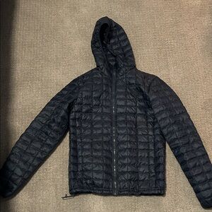 The North Face Men's Thermoball Hooded Puffer Jacket- Navy Blue